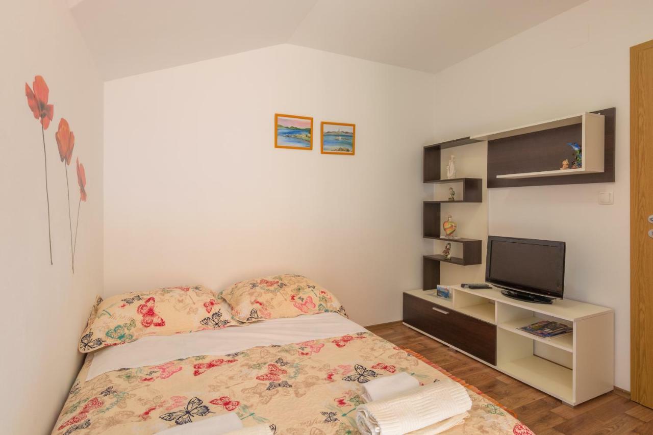 Sukošan Apartments Lotus מראה חיצוני תמונה